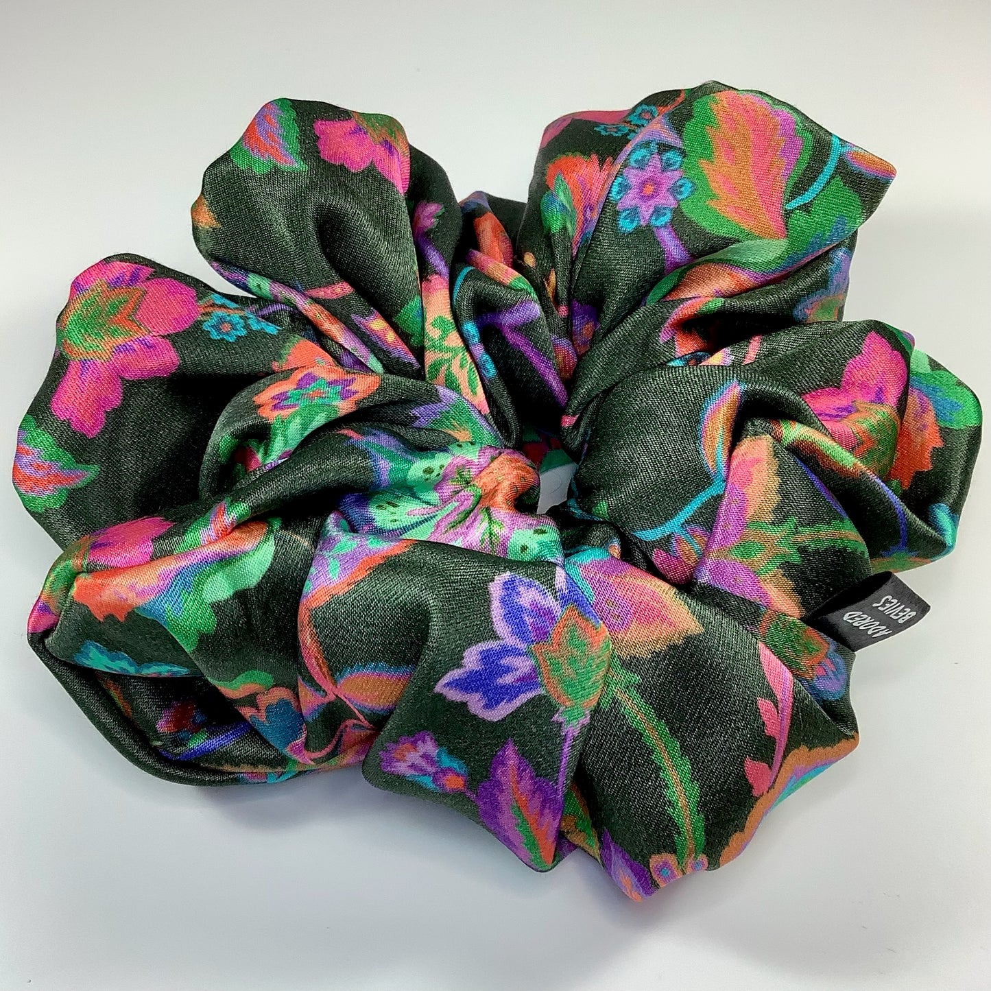 Burj Plaza XXL Scrunchie